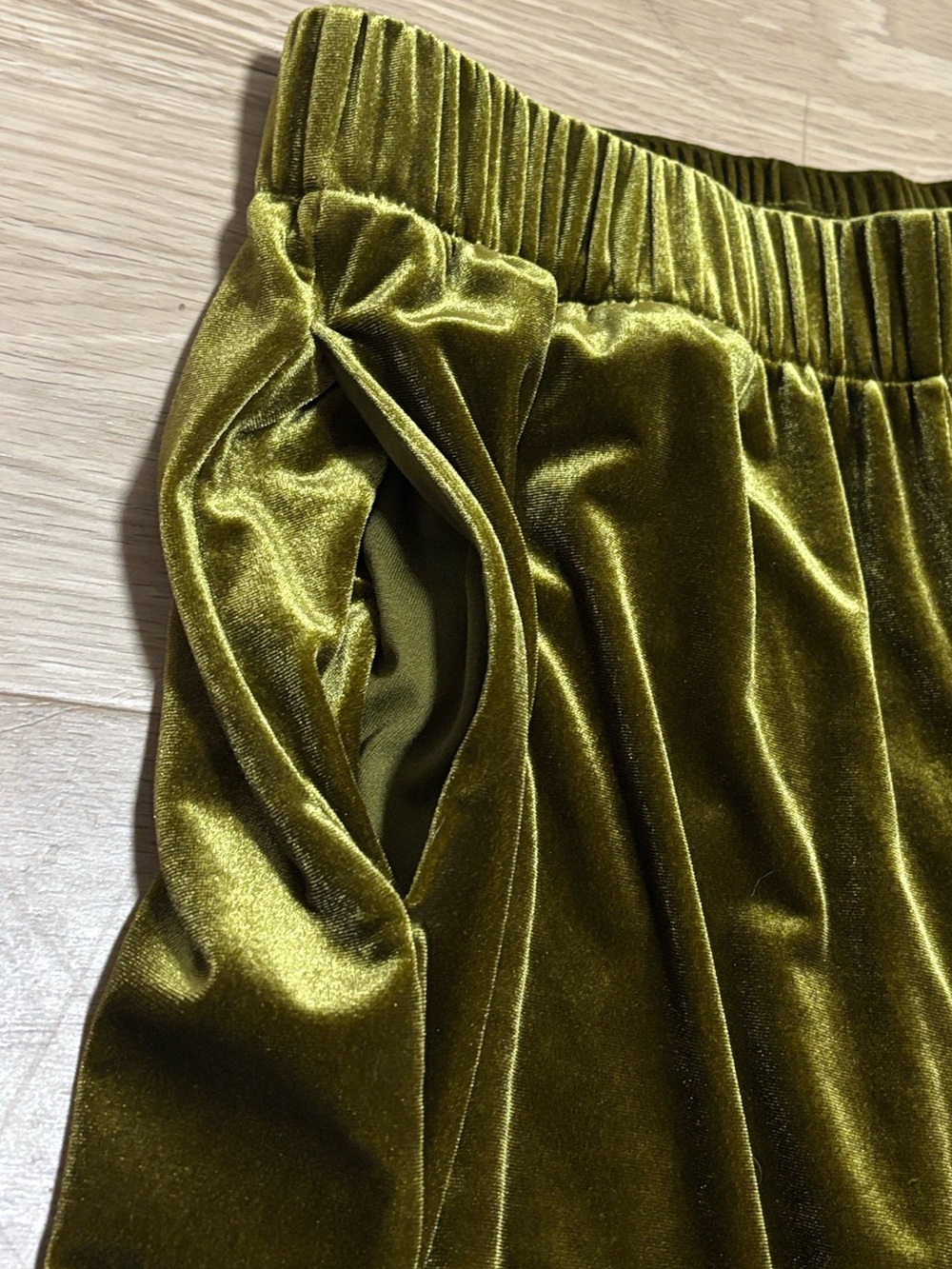 UNIQLO (M) Velour Wide Straight Leg Cropped Pants Soft Cozy Stretch Olive Green - Picture 8 of 14